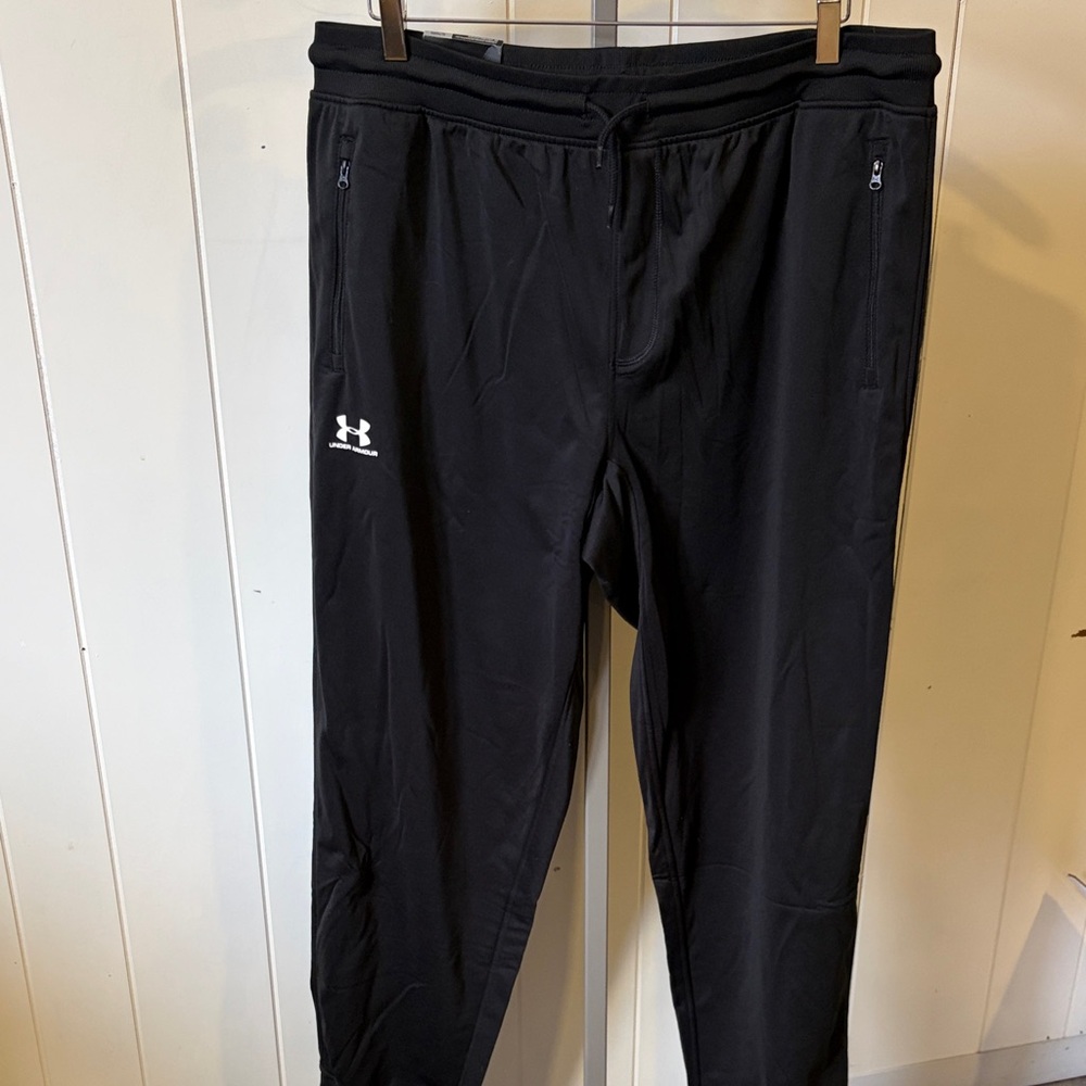 Under Armour Men's Black Joggers Size XL